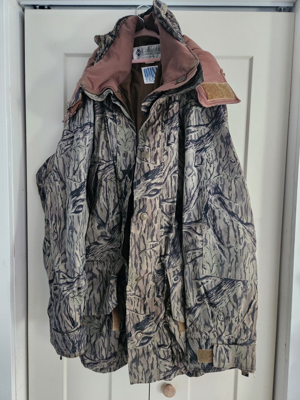 Columbia Camouflage Hunting Jacket with Rust Collar